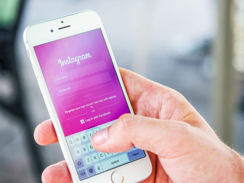 Kiếm tiền trực tuyến trở thành người có ảnh hưởng đến sự tự do trên Instagram